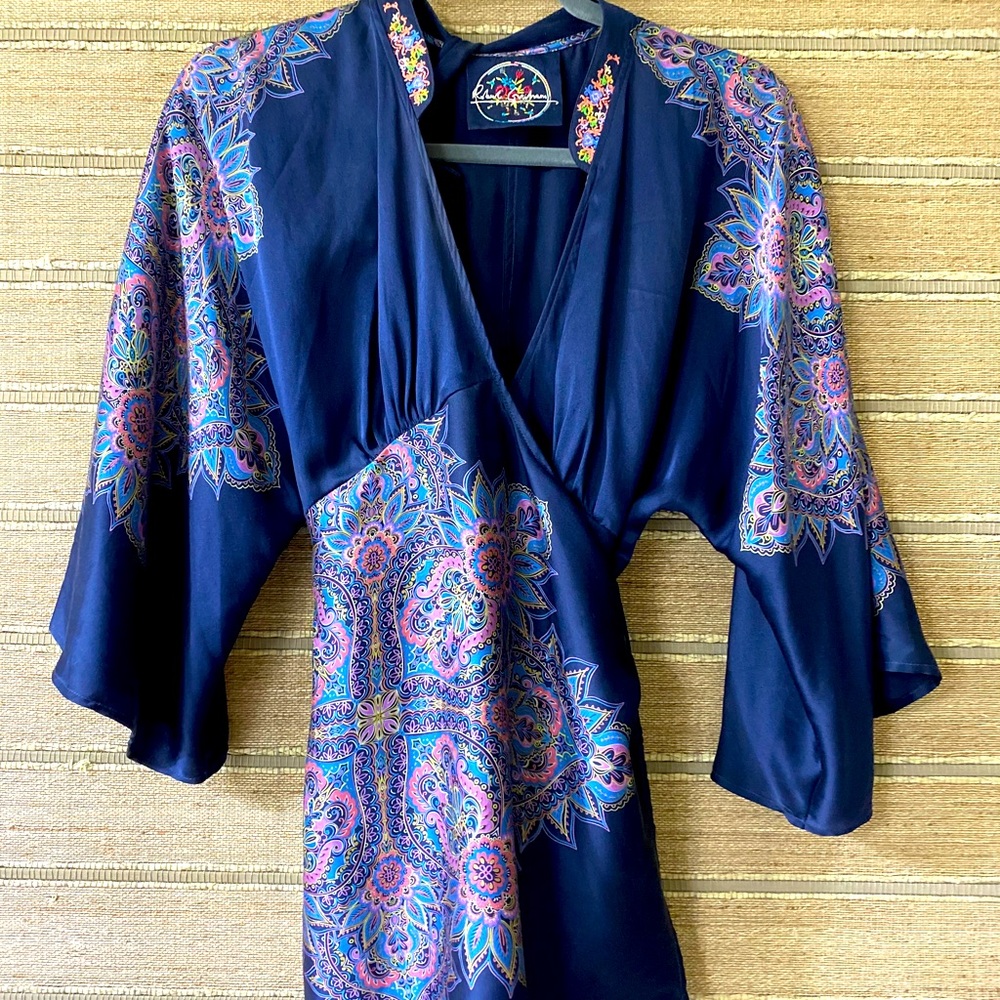 RobertGraham 100%silk wrap blouse w gorgeous print
